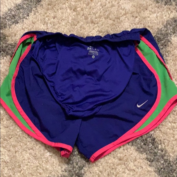 Nike running shorts - Picture 3 of 3